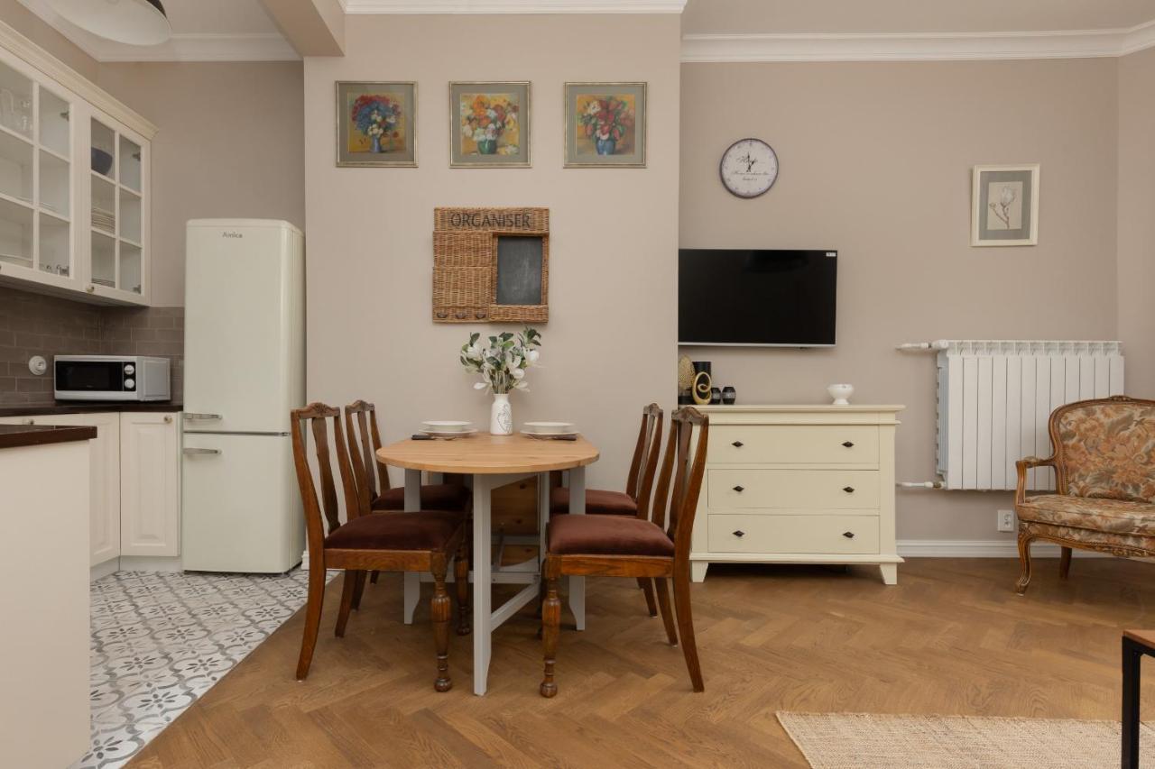 Metro Rondo Onz Apartment By Noclegi Renters وارسو المظهر الخارجي الصورة